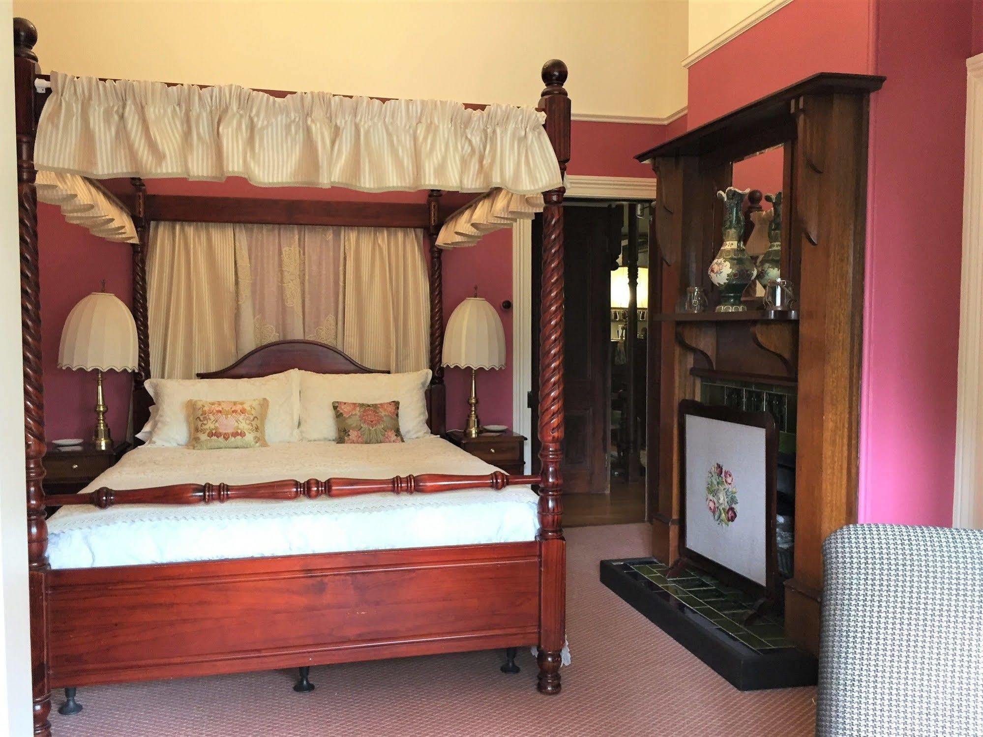 肯图巴 库拉拉历史旅馆酒店 外观 照片